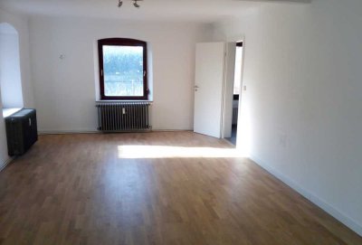 Schöne 6-Zimmer-Maisonette-Wohnung mit Einbauküche in Hoisdorf unter Reet