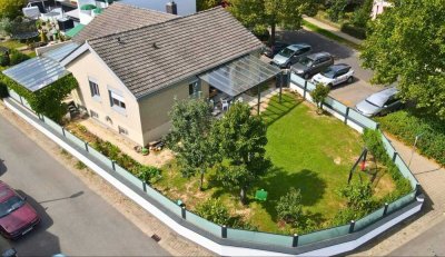 **Exklusiver Bungalow mit Wintergarten – Wohnen auf einer Ebene in Perfektion**