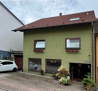 Mehr als nur ein Zuhause – gepflegte Doppelhaushälfte in Karlsbad-Spielberg