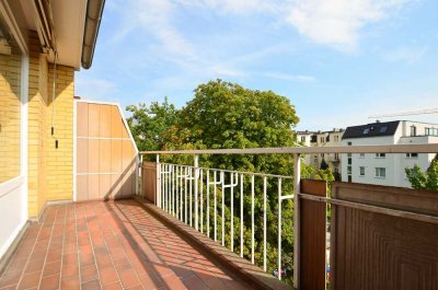 Provisionsfrei: Modernisierte und sonnige 3 Zimmer Wohnung mit schönem Balkon!