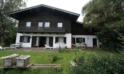 ENDLICH ZUHAUSE IN KITZBÜHEL: Vintage-Landhaus mit Grün- und Bergblick wartet auf liebevolle Hände (ohne Freizeitwohnsitzgenehmigung)