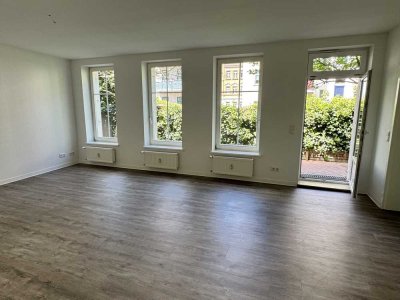 4 Zimmer Wohnung im Hinterhaus mit Garten und Einbauküche
