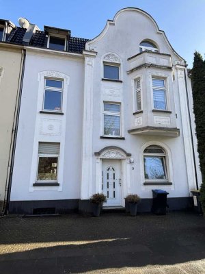 Gepflegtes Dreifamilienhaus mit historischem Charme in ruhiger Wohnlage.