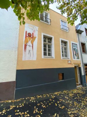 Kleines Reihenhaus mit Potenzial in zentraler Lage von Andernach - ideal für Handwerker!