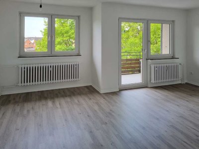 300€ Gutschein* Renovierte 3-Zimmer-Wohnung mit Balkon + PKW Stellplatz