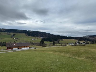 Familiengerechte 3,5 Zimmer Wohnung mit Weitblick und Balkon 750 KM
