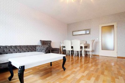 Vielseitige Investition: Geräumige 4-Zimmer-Wohnung mit Tiefgaragenstellplatz und Balkon