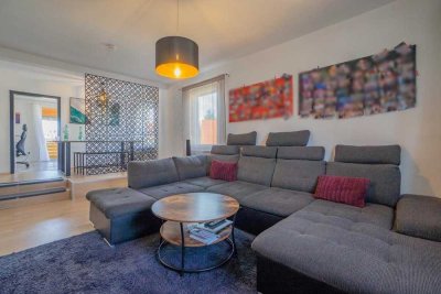 Modernisierte, helle 3-Zimmer-Wohnung mit Balkon & Hohenzollernblick