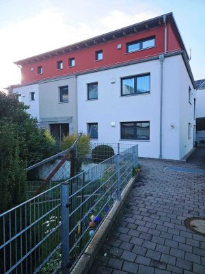 Exklusive 3-Zimmer Obergeschoss-Whg. im Zentrum von Pfaffenhofen! -Aufzug, Terrasse, FBH, 2 Bäder-