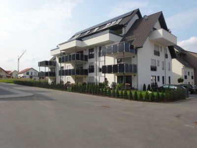 Neuwertige 4,5-Zimmer-Wohnung mit sonniger Dachterrasse in ruhiger Südlage