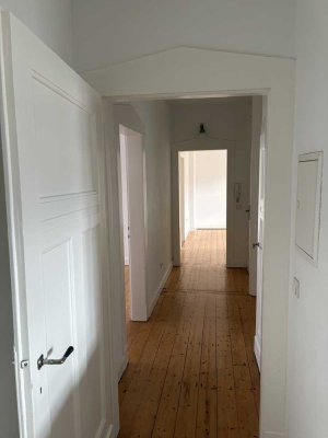 Helle 4-Zimmer Dachgeschosswohnung in Remscheid Innenstadt