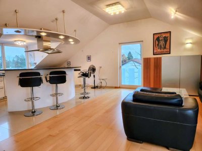 Wunderschöne, hochwertige, möblierte, ruhige Dachterrassenwohnung in Unterhaching