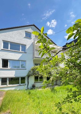 Freistehendes Mehrfamilienhaus mit hohem Potenzial, ruhige Lage