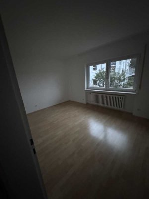 WG-Zimmer, 
Gottfried-Pressel-Weg 11, 72074 Tübingen