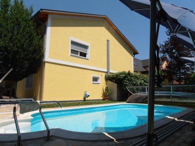Modernisiertes Wohnhaus mit Pool im Zentrum von Feldbach