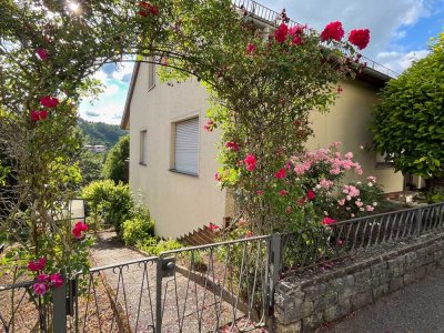 Zweifamilienhaus mit traumhafter Aussicht