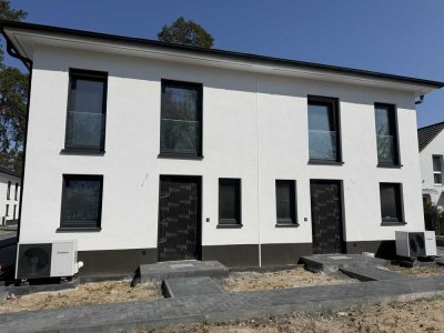 Fertigstellung April 2025 * Moderne Doppelhaushälfte mit hochwertiger Ausstattung inkl.Aussenanlagen