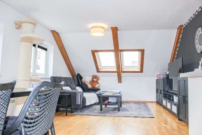 Zentral wohnen in Augsburg: Moderne 2,5 Zimmer-DG-Wohnung mit Tageslichtbad