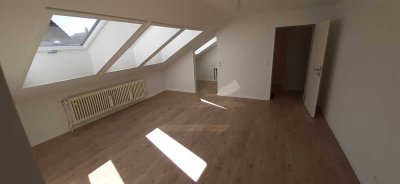 Gemütliche Dachgeschosswohnung mit kl. EBK !