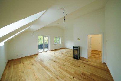 *Erstbezug* Exklusive 2-Raum-Dachgeschosswohnung mit großem Balkon