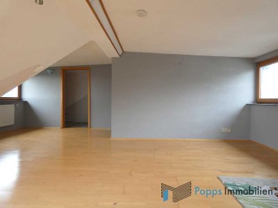 Geräumige 4-Zimmer-Wohnung mit ausgebautem Dachgeschoss in Kelkheim-Ruppertshain