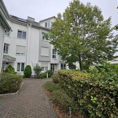 Ruhige 2-Zimmer-Wohnung mit Balkon, TG-Stellplatz und Einbauküche