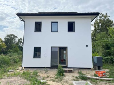 NEUBAU-Erstbezug 5-Zimmer-Einfamilienhaus mit EBK