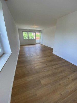 Renovierte 2 Zimmer Wohnung in zentraler Lage von Wedel zu vermieten