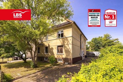 Für Handwerker/Investoren: teil-sanierter 3-Parteien-Altbau mit Potenzial