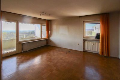Gut aufgeteilte, renovierungsbedürftige 4-Zimmer-Wohnung mit Blick auf die Donau und auf's Münster