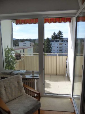 Helle, gut geschnittene 2-Zimmer-Wohnung mit Balkon in Dornholzhausen