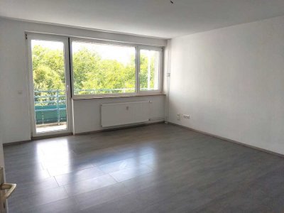 2 NKM frei bei Anmietung!!! Sehr schöne 2 Zimmer Wohnung mit Balkon in Gelsenkirchen zu vermieten