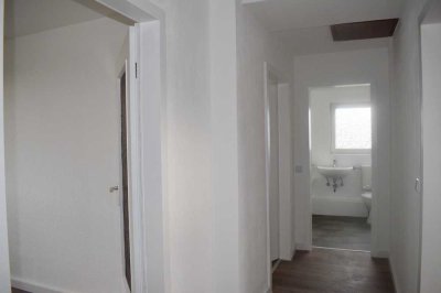 Helle 2-Zimmer-Wohnung, modernisiert, mit Keller & Stellplatz