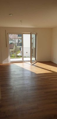 2,5 Zimmerwohnung mit EBK und Balkon