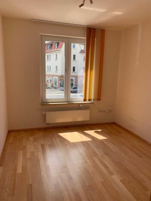 Ansprechende 3-Zimmer-Wohnung mit gehobener Innenausstattung mit EBK in Schweinfurt