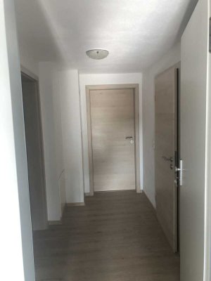 2,5 Zimmer-Wohnung im Erdgeschoss eines Zweifamilienhauses in Herrieden (75 qm)
