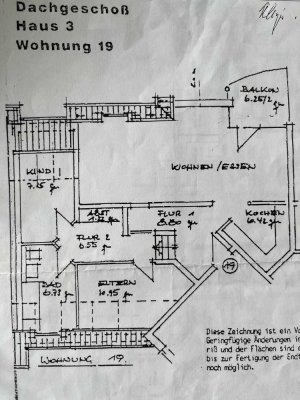 Attraktive und gepflegte 3-Raum-Dachgeschosswohnung mit geh. Innenausstattung mit Balkon und EBK