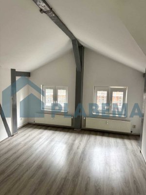 Moderne 2-Zimmer-Wohnung mit Einbauküche und Tageslichtbad mit Wanne in zentraler Innenstadtlage
