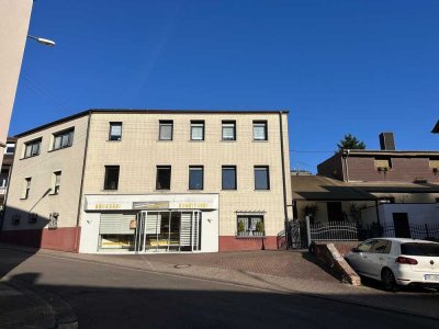 Zweifamilienhaus mit Ladenlokal in Quierschied