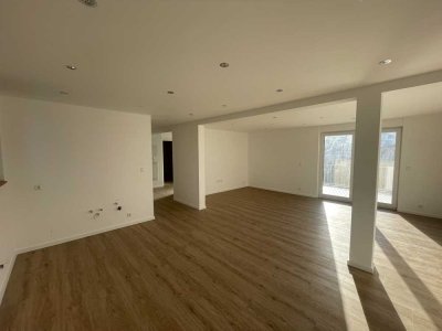 Kernsanierte Obergeschosswohnung- Erstbezug