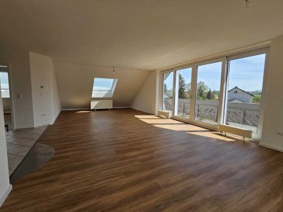 Exklusive 4 bis 5 Zimmer-DG-Wohnung mit Balkon in Penzing