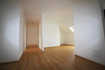 STYLISCHE 4-ZIMMER-WOHNUNG NEU SANIERT - NÄHE GEIDORFPLATZ UND UNIVERSITÄT