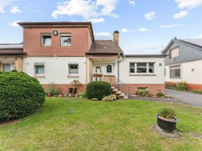 Einmalige Gelegenheit: Doppelhaushälfte mit separater Ferienwohnung in Hambühren