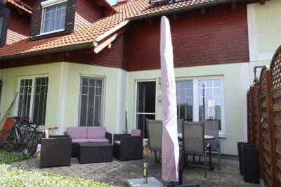 Familienidyll mit kleinem Garten – Maria Lanzendorf in gekoppelter Weise