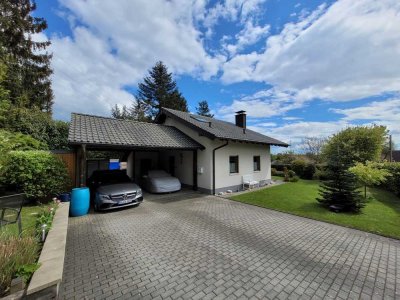 Einfamilienhaus mit Carport
