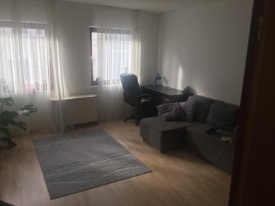 Möblierte drei Zimmer Wohnung in Bonn, Friesdorf