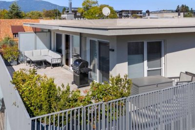 Neuwertiges Seeblick-Penthouse in Seenähe