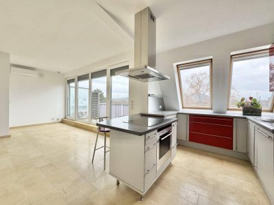 PARKBLICK! SCHÖNE 2-ZIMMER-WOHNUNG + GROSSER TERRASSE