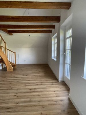 Vollständig renovierte Wohnung mit vier Zimmern sowie Balkon und EBK in Lindau