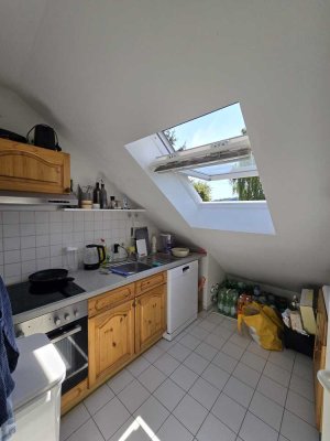 ... Sonnige Traumwohnung im DG mit Lift und Südbalkon sowie TG...